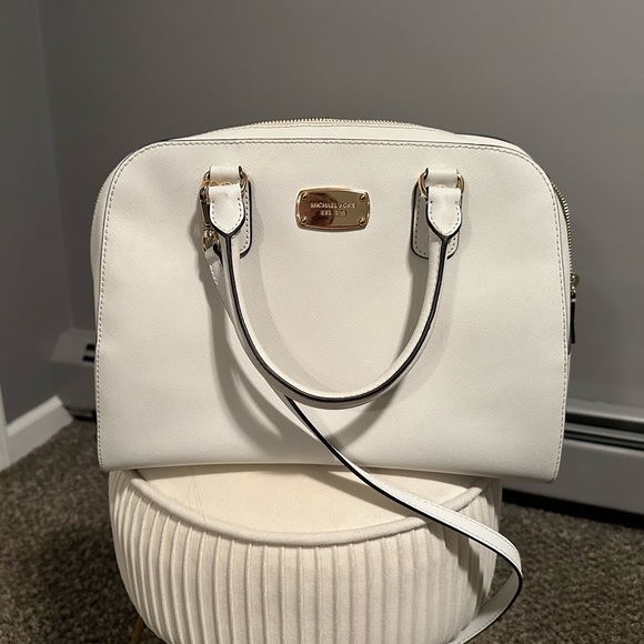 Michael kors purse! - Picture 1 of 4
